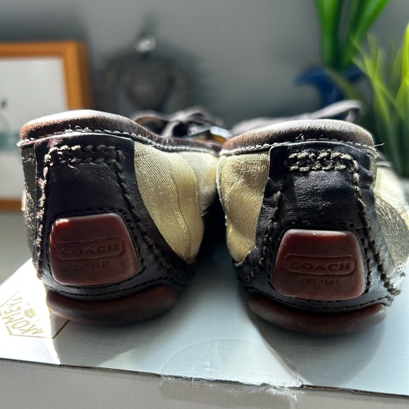 Cute and unique Coach flat shoes - Picture 5 of 6